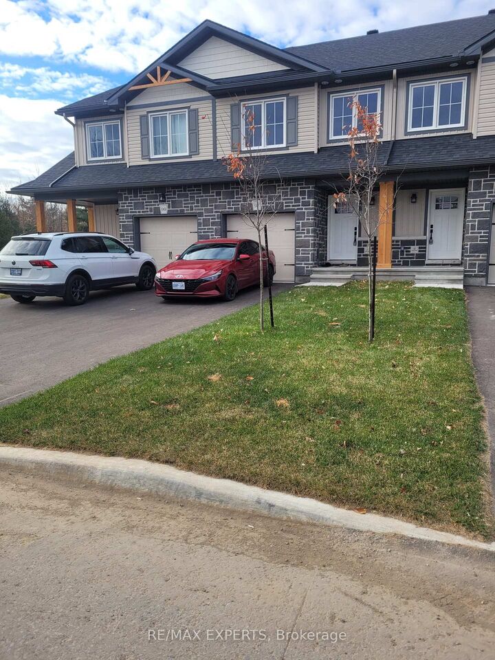 Property Photo:  95 Whitcomb Crescent E  ON K7A 0C1 