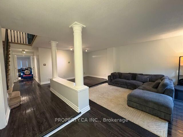 Property Photo:  3 Waterford Crescent  ON L8E 4Z8 