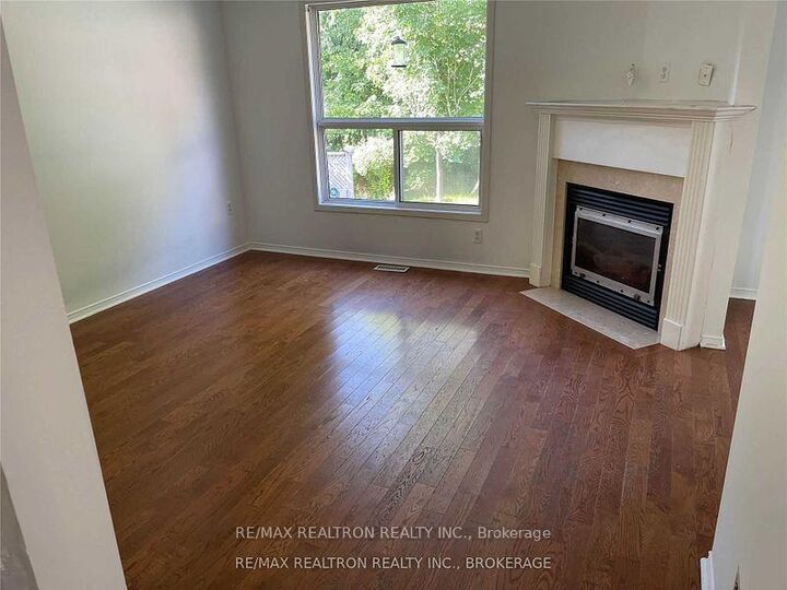 Property Photo:  158 Taylor Drive  ON L4N 8L1 