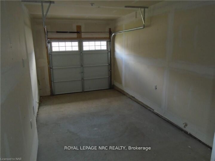Property Photo:  37 Sparkle Drive  ON L2V 0H2 