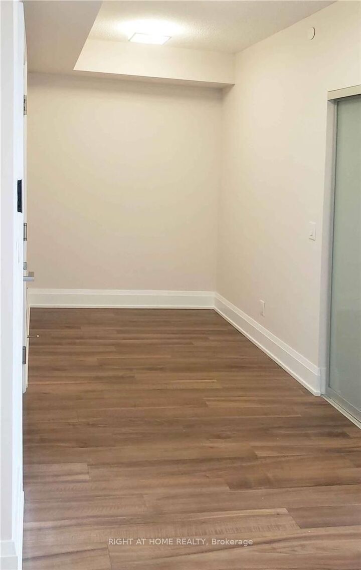 Property Photo:  120 Harrison Garden Boulevard 1907  ON M2N 0H1 