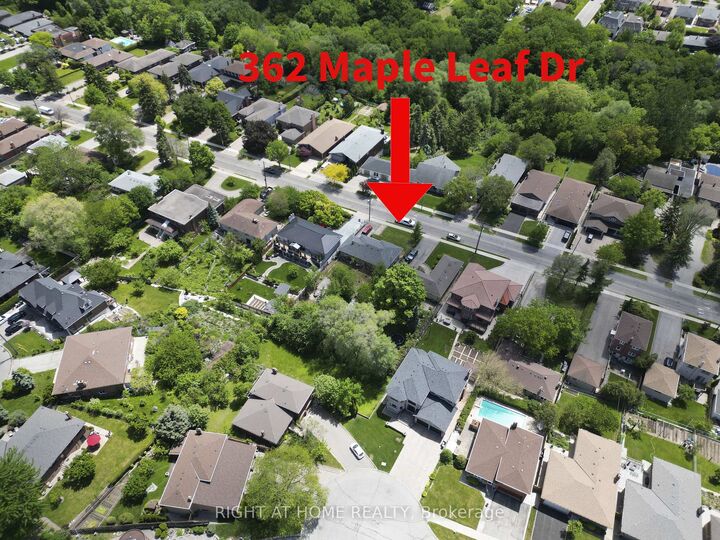 Property Photo: 362 Maple Leaf Drive ON M6L 1P4