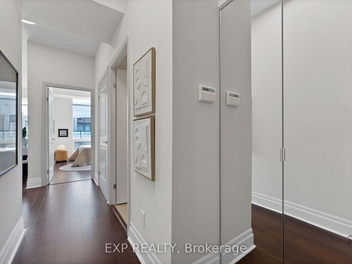 Property Photo:  131 Upper Duke Crescent 1004  ON L6G 0C9 