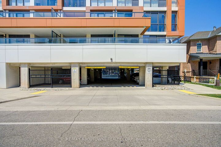 Property Photo: 5001 Corporate Drive 611 ON L7L 0H5