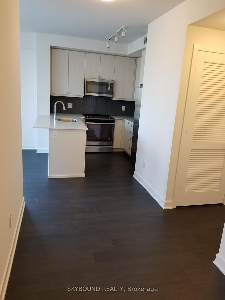 Property Photo:  4633 Glen Erin Drive 1503  ON L5M 4G3 