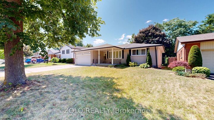 Property Photo: 31 Applewood Lane ON N6J 3P9