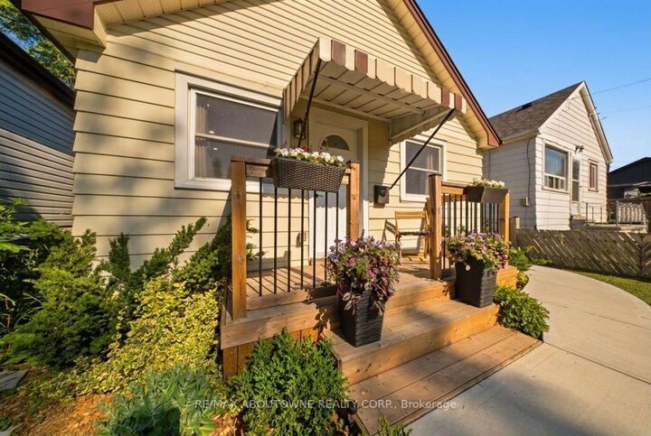 Property Photo: 435 Waverly Street ON L8H 6R5