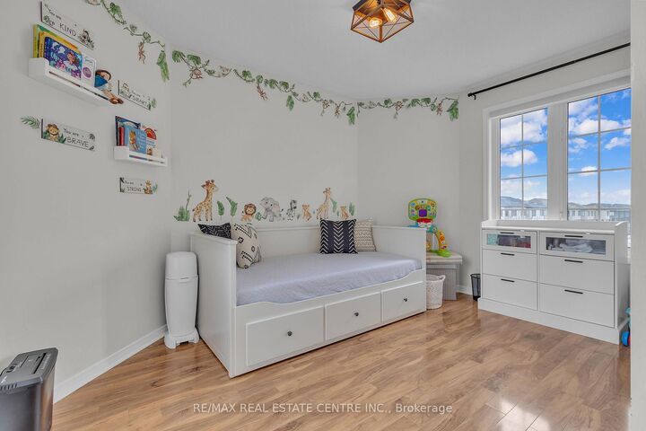 Property Photo:  51 Petra Way 3  ON L1R 0A8 