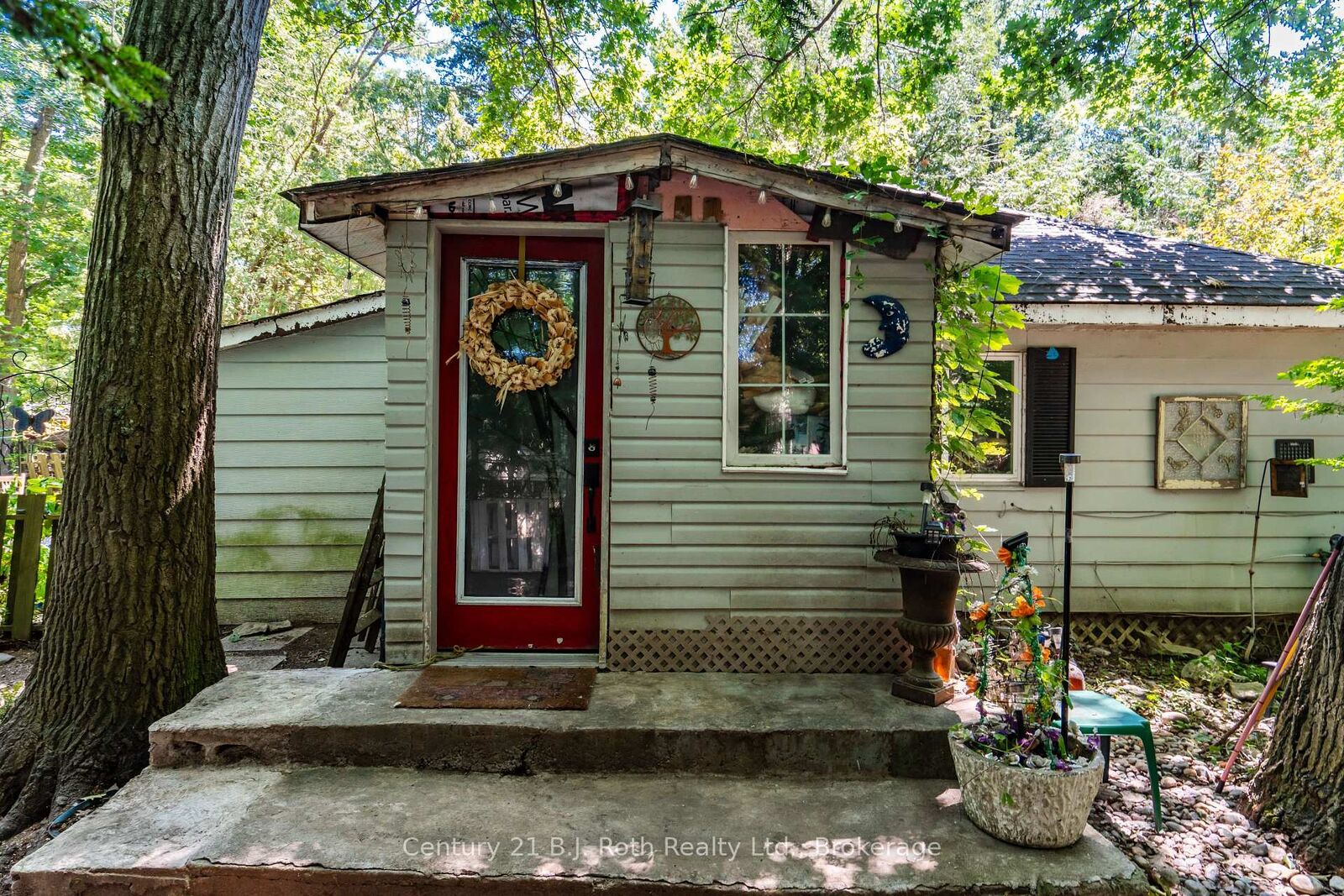 Property Photo:  307 Tiny Beaches Road W  ON L0L 2J0 