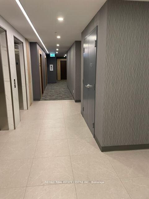 Property Photo:  60 Frederick Street 1711  ON N2H 0C7 