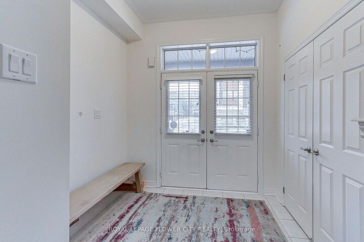 Property Photo: 101 Huguenot Road ON L6H 0M3