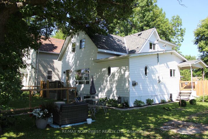 Property Photo:  210 Fifth St  ON P0W 1L0 