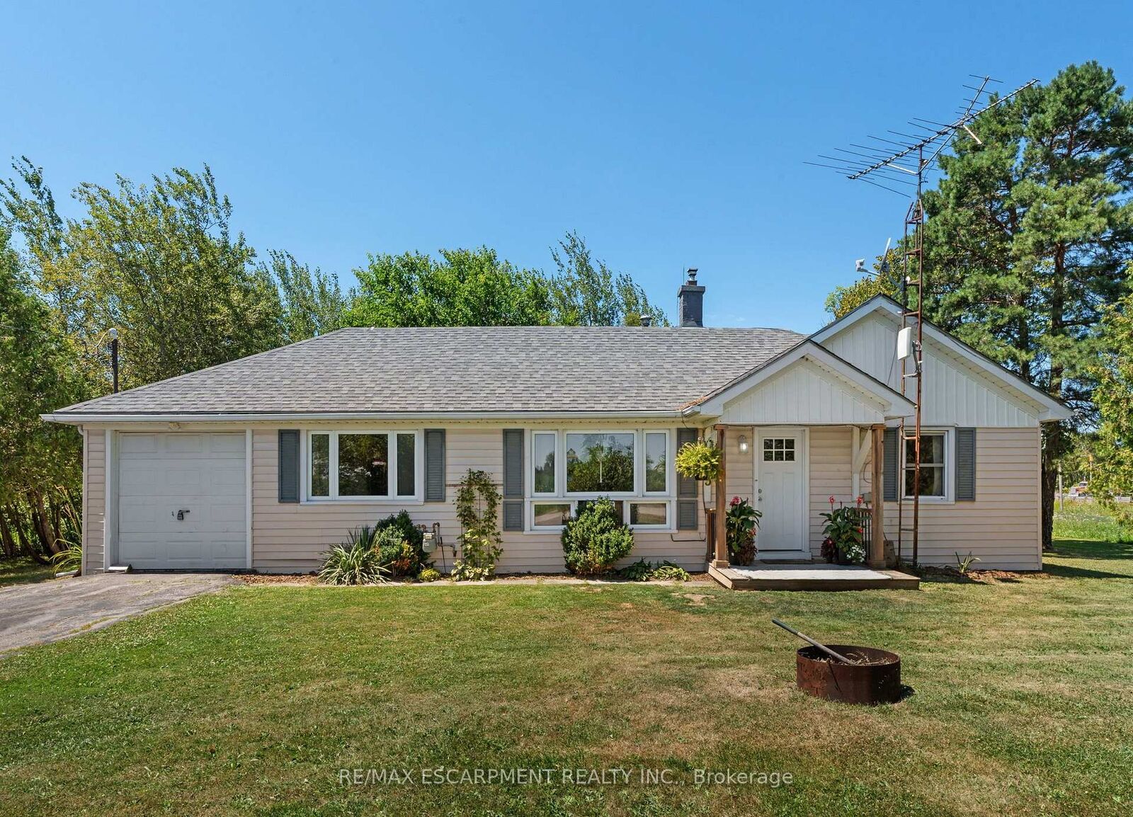 Property Photo:  3 Bousfield Lane  ON N0A 1J0 