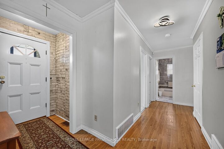 Property Photo:  40 Aldershot Avenue  ON K6V 2P8 