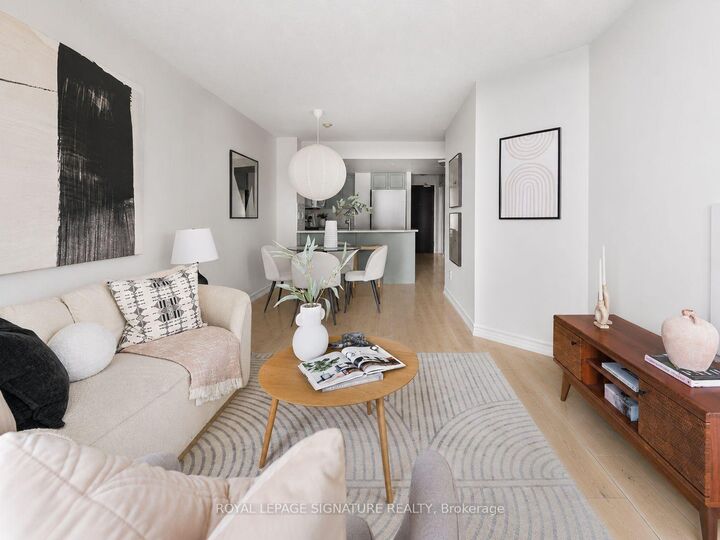 Property Photo:  231 Fort York Boulevard 1102  ON M5V 1B2 