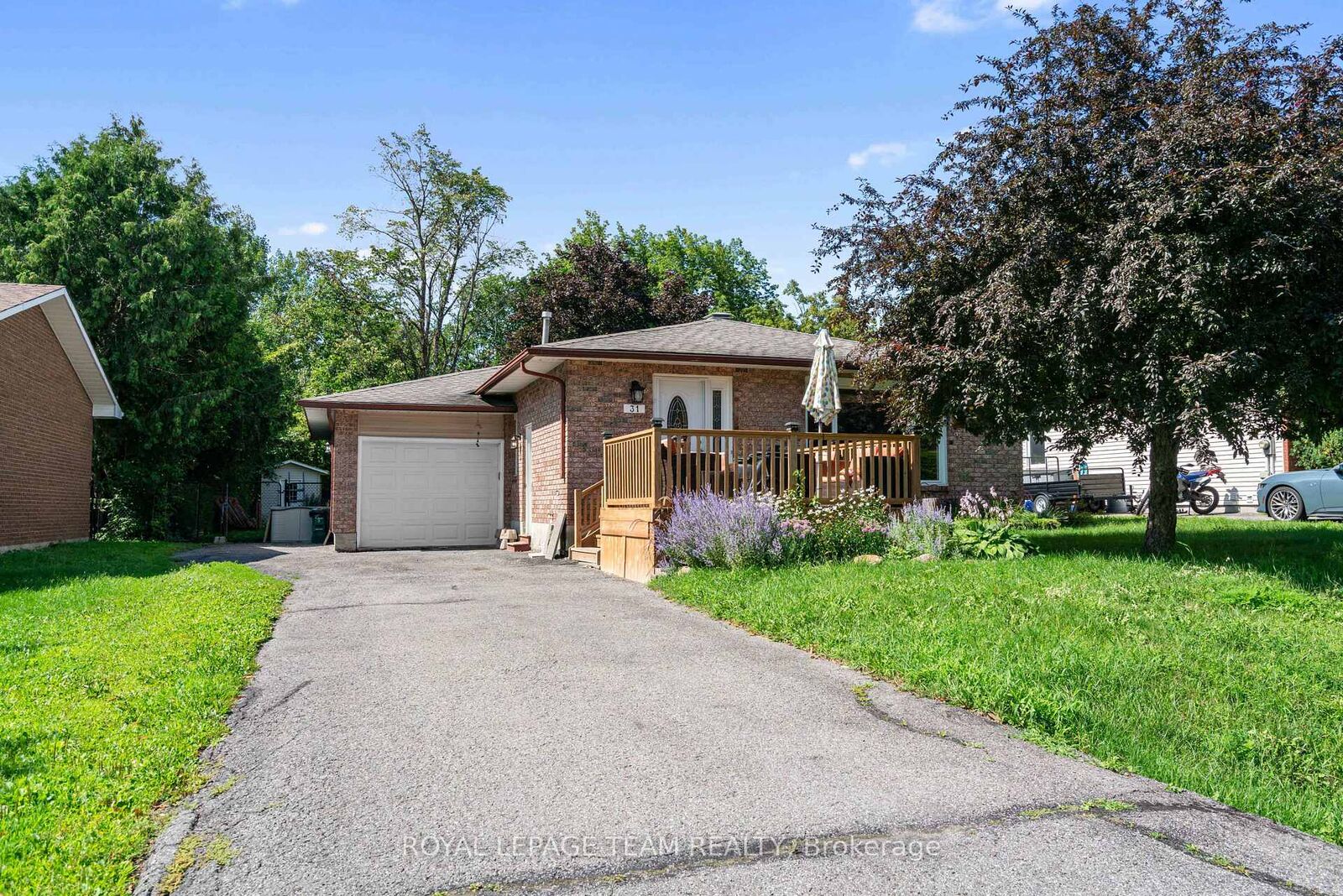 Property Photo: 31 Orville Street ON K2S 1M6