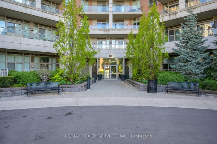 Property Photo: 2480 Prince Michael Drive 624 ON L6H 0H1