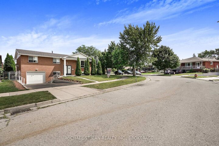 Photo de la propriété:  72 Eastbury Drive  ON L8E 2V5 
