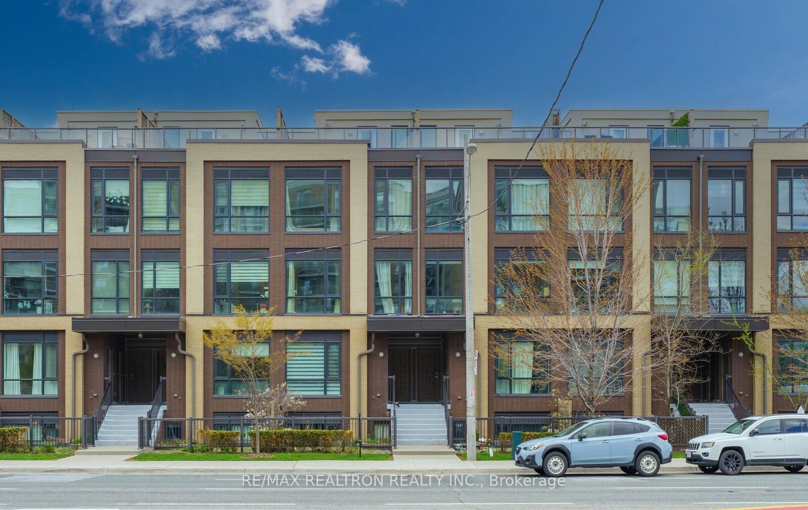 Property Photo:  639 Lawrence Avenue W 206  ON M6A 1A9 