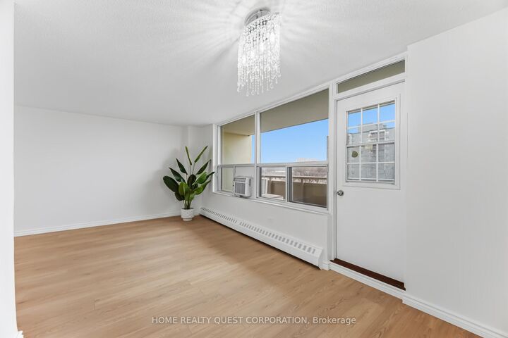 Property Photo:  3120 Kirwin Avenue 605  ON L5A 3R2 