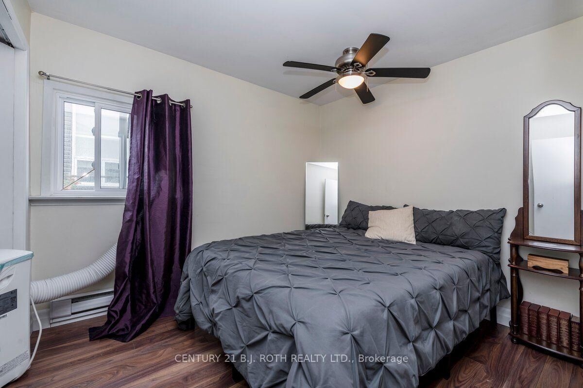 Property Photo: 922 Elizabeth Avenue ON L0L 1W0