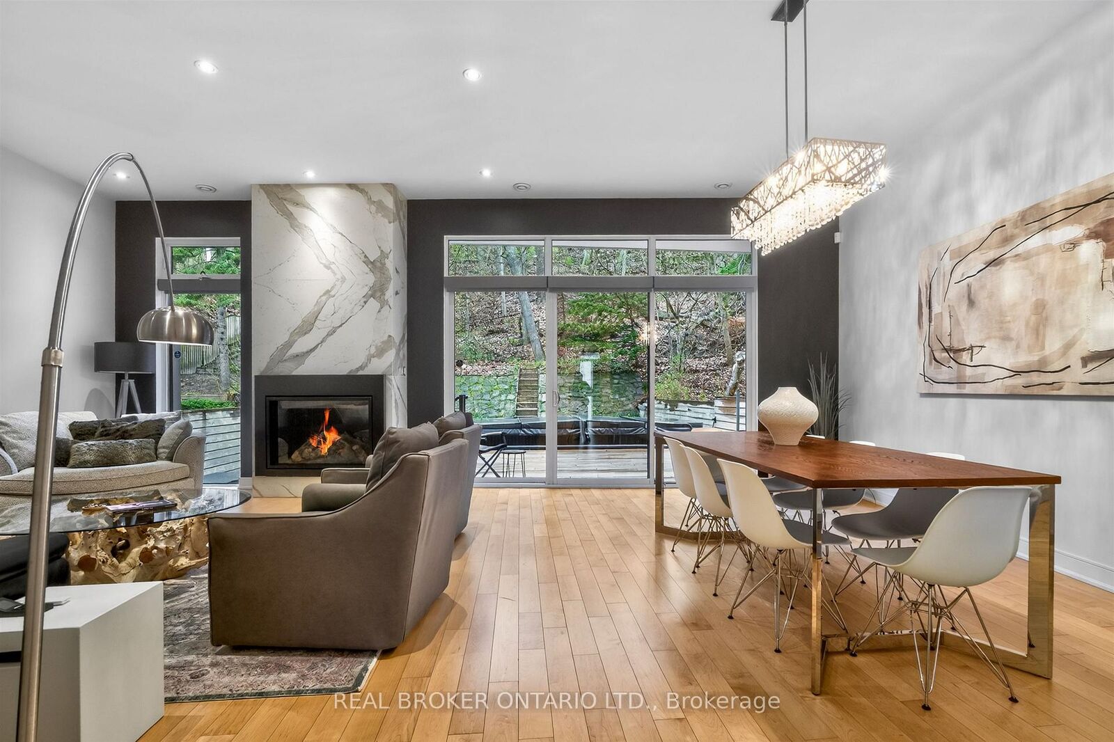 Property Photo: 88 South Kingsway Way ON M6S 3T3
