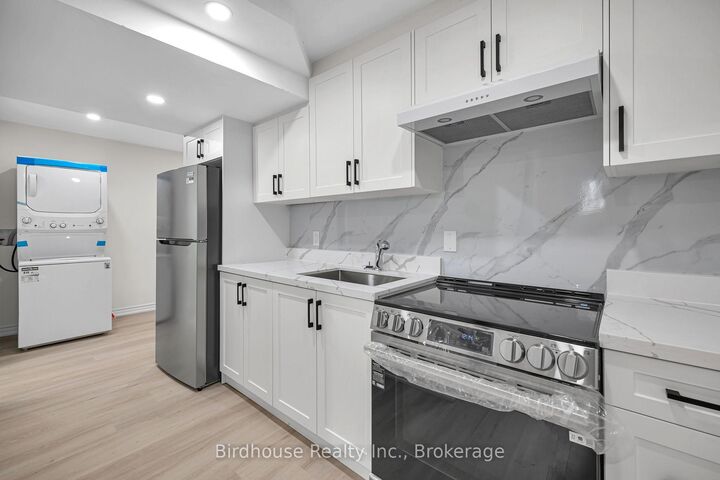 Property Photo: 108 Lindsay Street S Unit#B ON K9V 2M6
