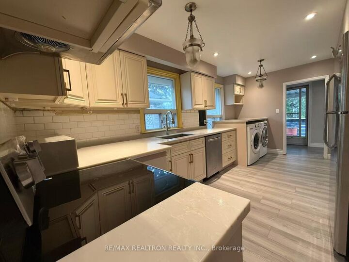 Property Photo:  47 Beaverton Road S  ON L4C 2H5 