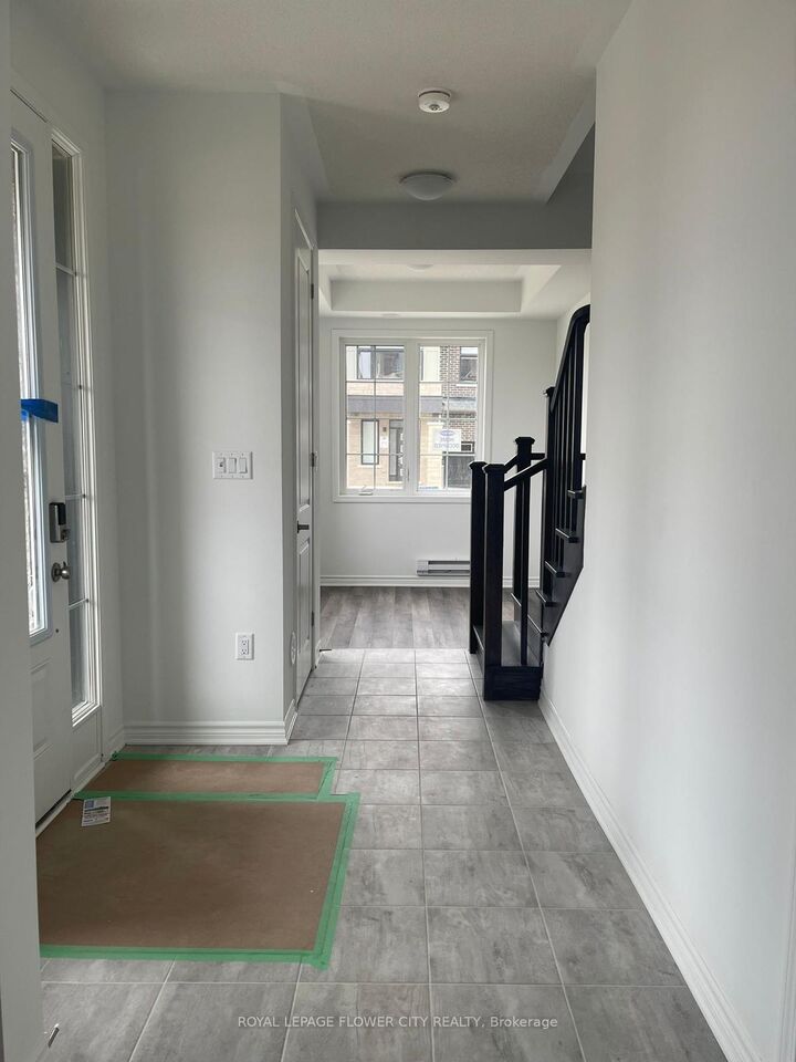 Property Photo:  93 Keppel Circle  ON L7A 5K9 