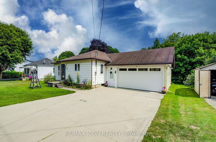 Property Photo: 254 Wellington Street W ON N0G 2L0