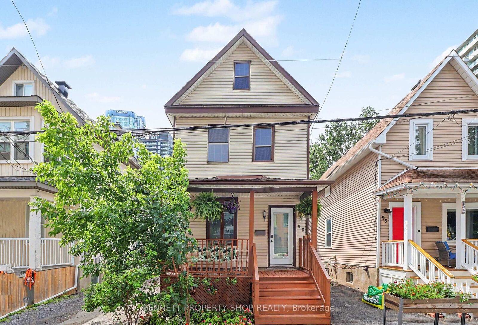 Property Photo:  96 Norman Street  ON K1S 3K6 