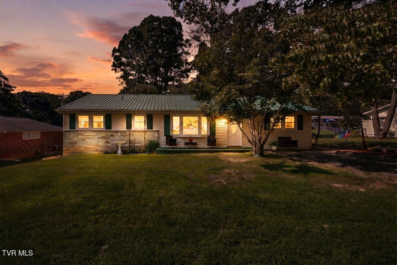 Property Photo:  413 Holly Street  TN 37645 
