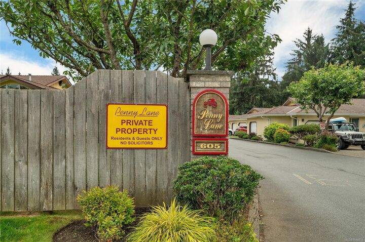 Property Photo: 605 Rockland Rd #9 BC V9W 7X1
