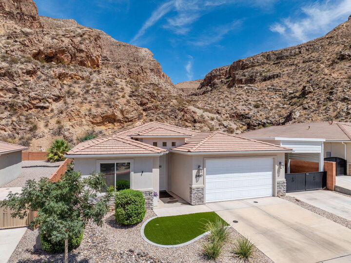 Property Photo:  2497 S 630 W  UT 84737 