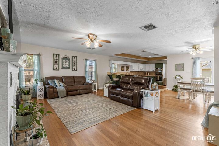 Property Photo: 3316 Kessler Boulevard TX 76309