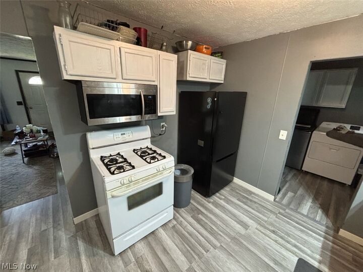 Property Photo: 9888 Short Drive OH 44288