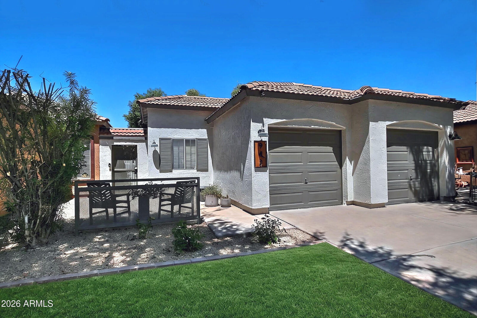 Property Photo: 948 S Banning Street AZ 85296