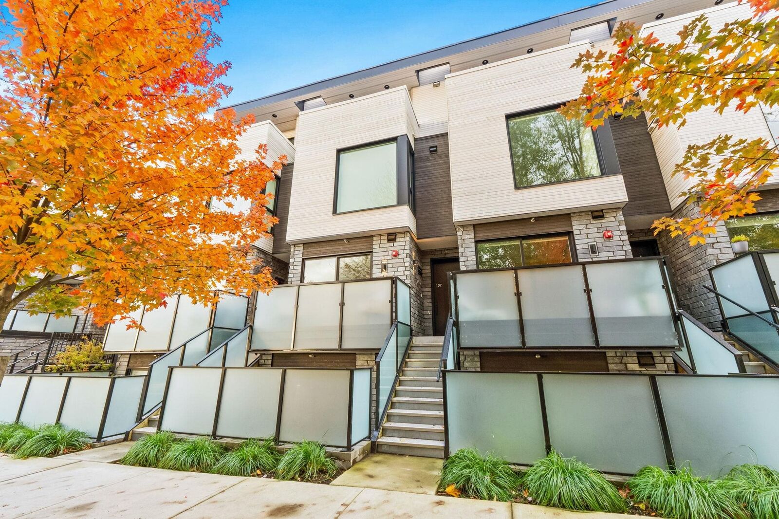 Property Photo: 650 E 2nd Street 107 BC V7L 1E3