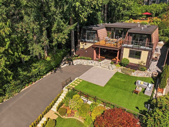 Property Photo: 4066 Norwood Avenue BC V7N 3R3
