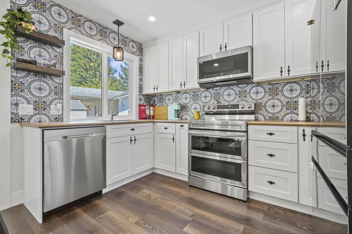 Property Photo: 34941 Douglas Avenue BC V2V 6S3