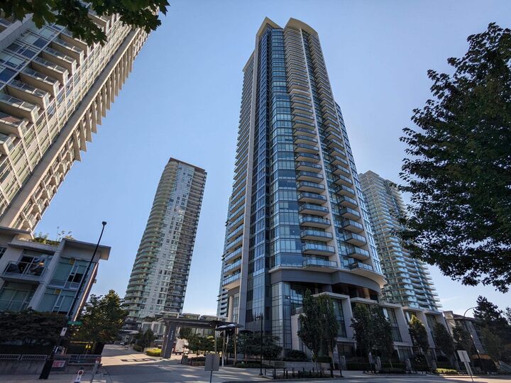 Property Photo: 4900 Lennox Lane 2701 BC V5H 0G9