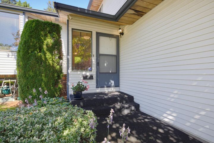 Property Photo: 2358 Cameron Crescent BC V2S 5W4