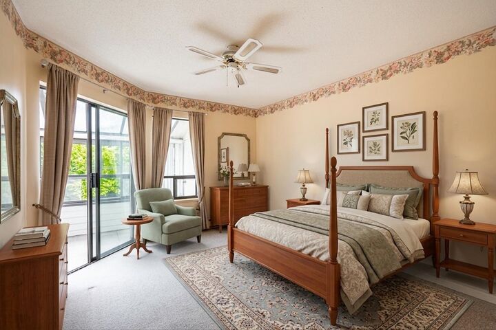 Property Photo: 14957 Thrift Avenue 201 BC V4B 2K1