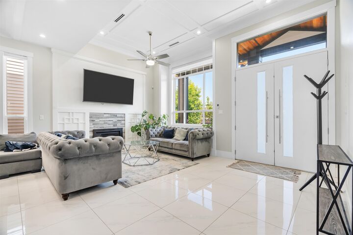 Property Photo: 6647 121A Street BC V3W 0H8