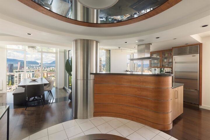 Property Photo: 1633 W 10th Avenue 1201 BC V6J 2A2