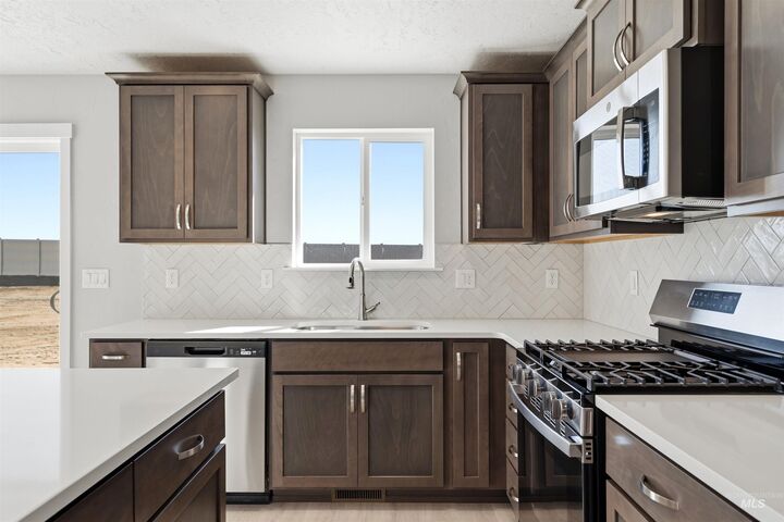 Property Photo:  10159 Bellevue Ridge St  ID 83687 