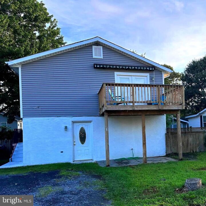 Property Photo: 1220 Grove Avenue MD 20764