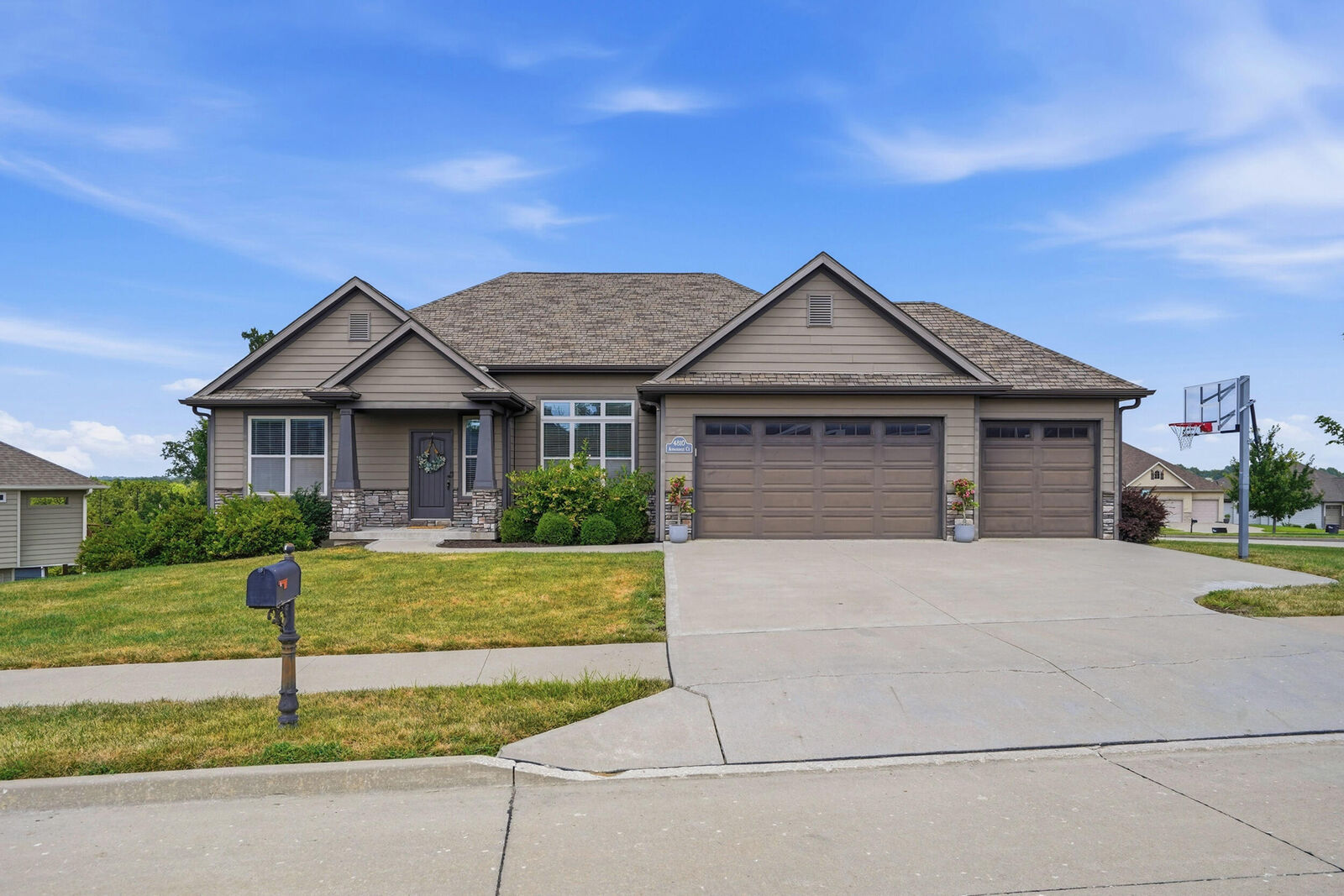 Property Photo: 4810 Annandale Ct MO 65203