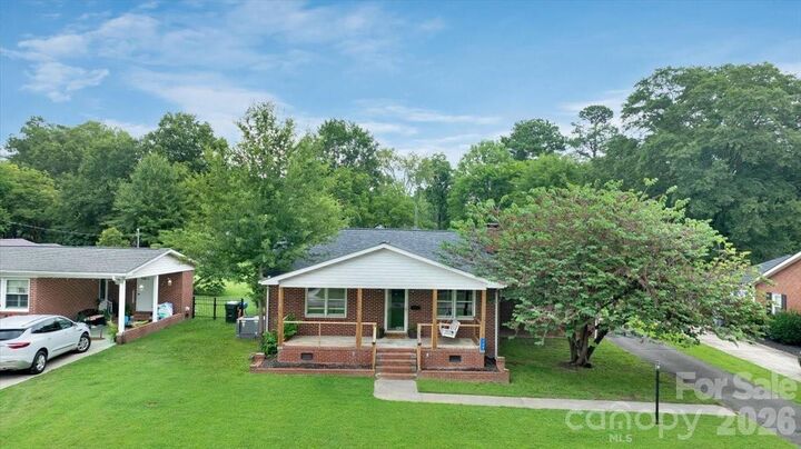 Property Photo: 109 Catawba Street SC 29710