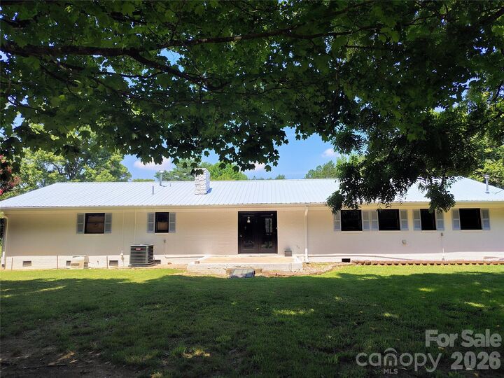 Property Photo:  3072 Bethany Street 24-28  NC 28610 